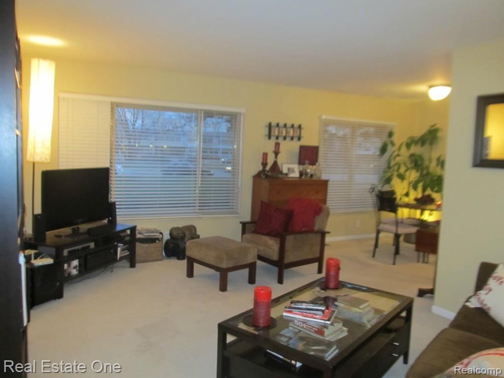 1195 Derby Road Birmingham, MI 48009 - Photo 3 of 13 PERFECT FOR ENTERTAINING