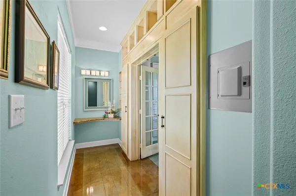 a view of entryway with bathroom