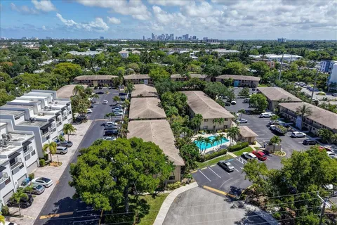 $249,900 | 2965 Northeast 8th Terrace, Unit 101, Oakland Park, FL 33334