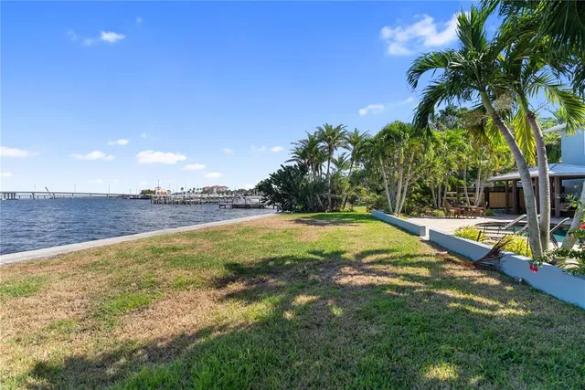 $2,900,000 | 1710 Point Pleasant Avenue West, Bradenton, FL 34205