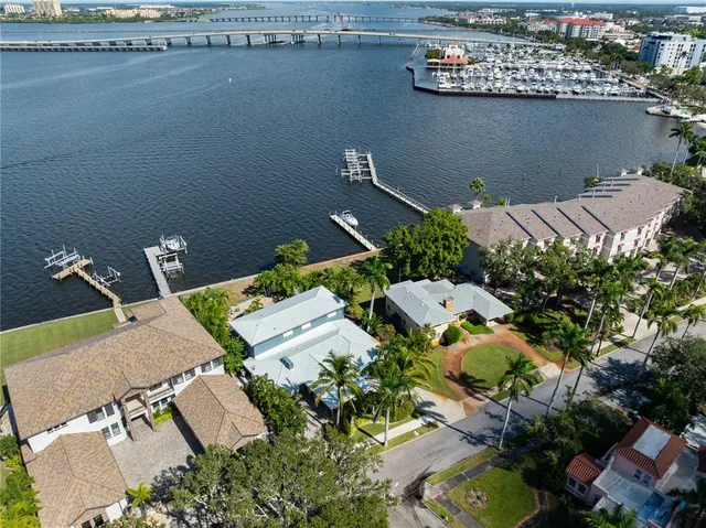 $2,900,000 | 1710 Point Pleasant Avenue West, Bradenton, FL 34205