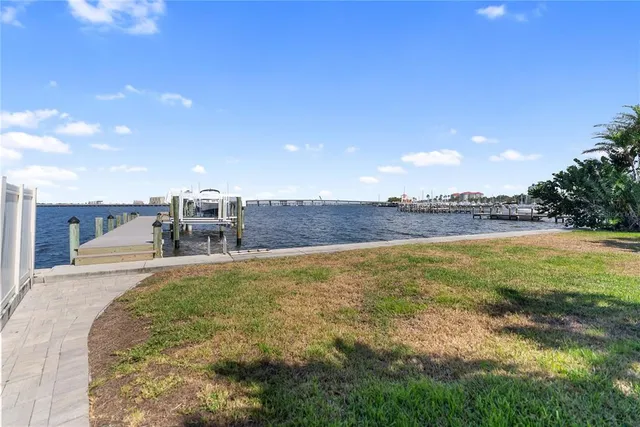a view of roof with sitting area