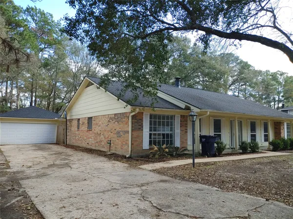 $1,875 | 633 Mosswood Drive, Conroe, TX 77302