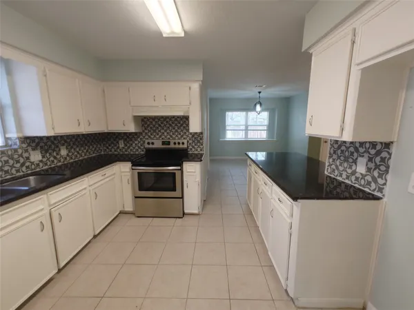 $1,875 | 633 Mosswood Drive, Conroe, TX 77302