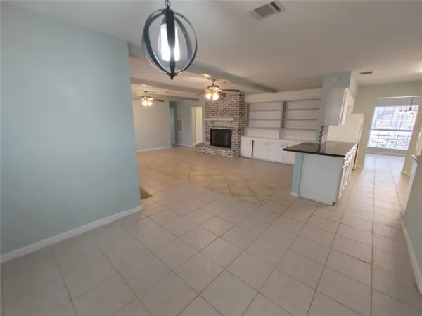 $1,875 | 633 Mosswood Drive, Conroe, TX 77302
