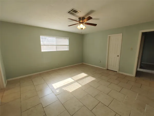 $1,875 | 633 Mosswood Drive, Conroe, TX 77302