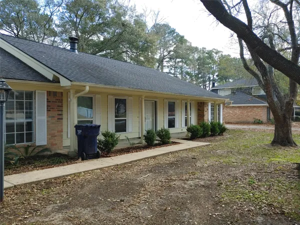 $1,875 | 633 Mosswood Drive, Conroe, TX 77302