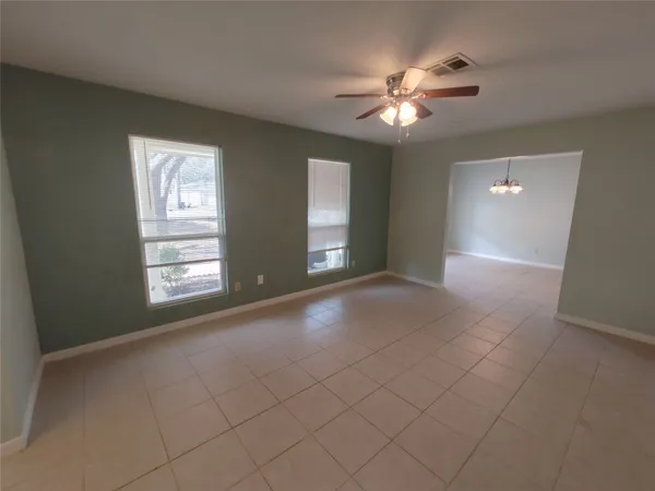 $1,875 | 633 Mosswood Drive, Conroe, TX 77302