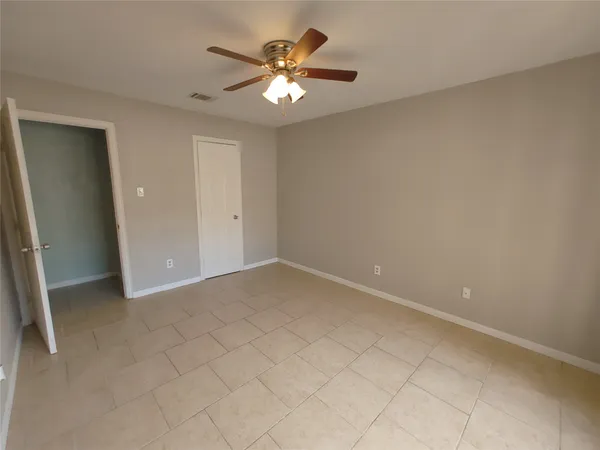 $1,875 | 633 Mosswood Drive, Conroe, TX 77302