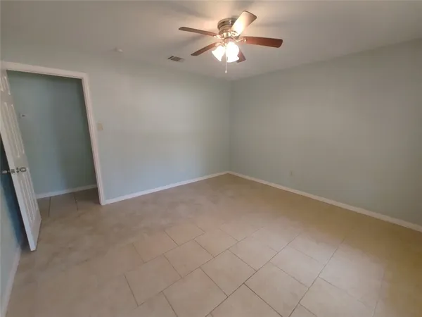 $1,875 | 633 Mosswood Drive, Conroe, TX 77302
