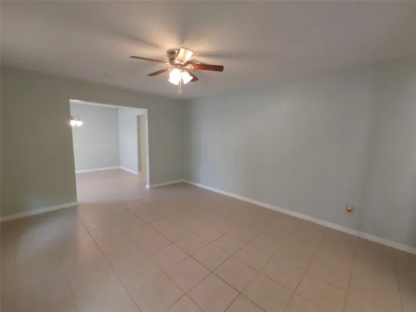 $1,875 | 633 Mosswood Drive, Conroe, TX 77302