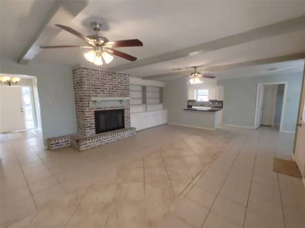 $1,875 | 633 Mosswood Drive, Conroe, TX 77302