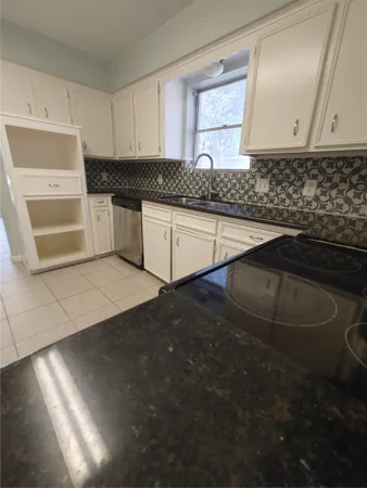 $1,875 | 633 Mosswood Drive, Conroe, TX 77302