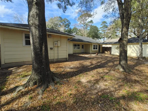 $1,875 | 633 Mosswood Drive, Conroe, TX 77302