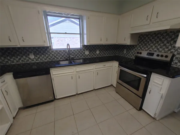 $1,875 | 633 Mosswood Drive, Conroe, TX 77302