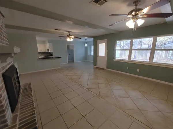 $1,875 | 633 Mosswood Drive, Conroe, TX 77302