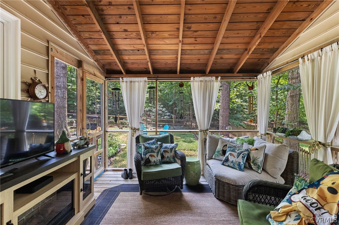 5603 Standing Oak Road Midlothian, VA 23112 - Photo 29 of 39 a living room with furniture and a large window