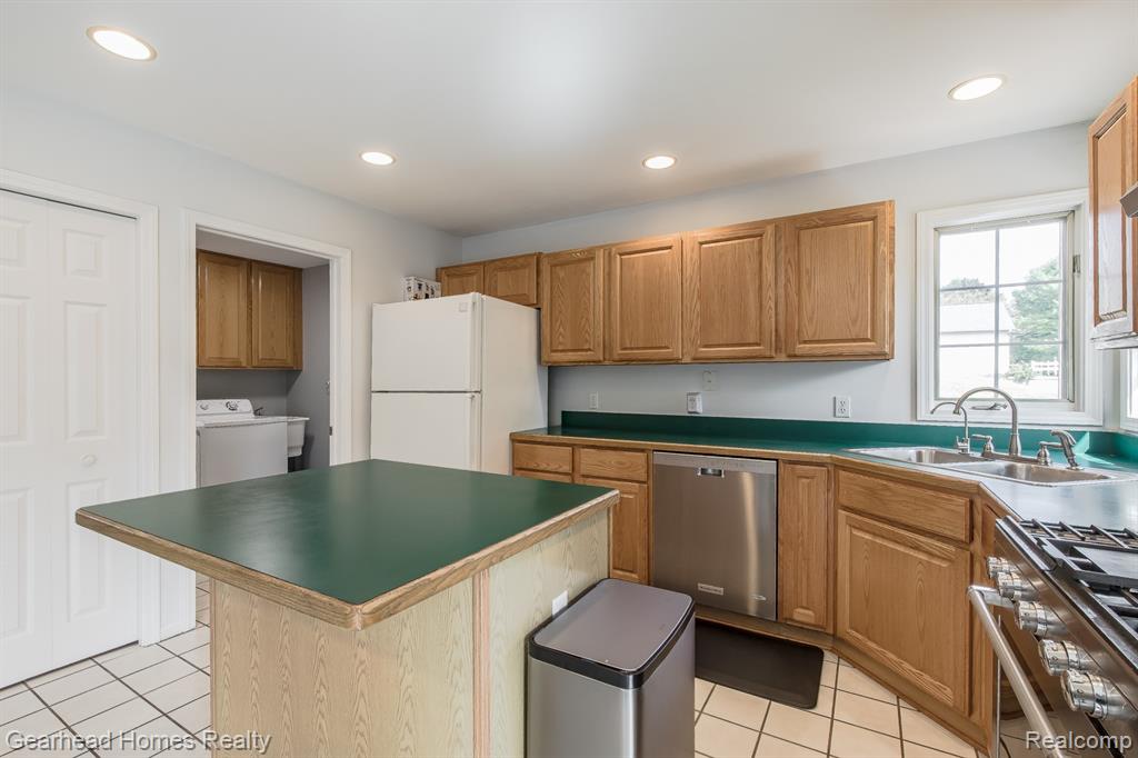8088 Denton Hill Road Fenton, MI 48430 - Photo 8 of 56