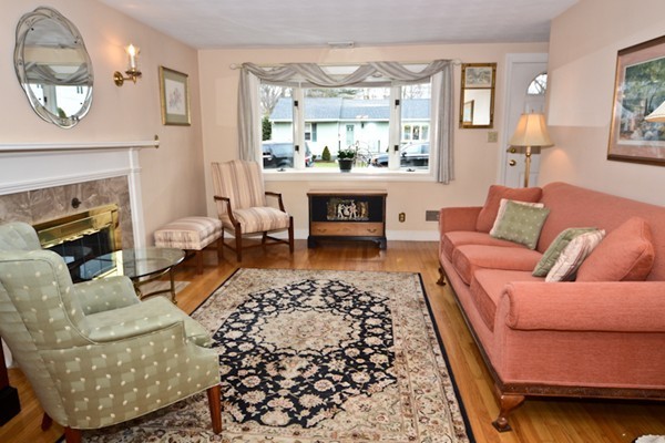 73 Hodge Road Arlington, MA 02474 - Photo 4 of 28
