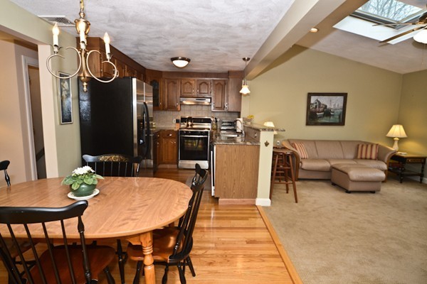 73 Hodge Road Arlington, MA 02474 - Photo 6 of 28