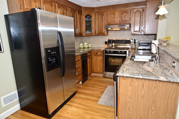 73 Hodge Road Arlington, MA 02474 - Photo 7 of 28