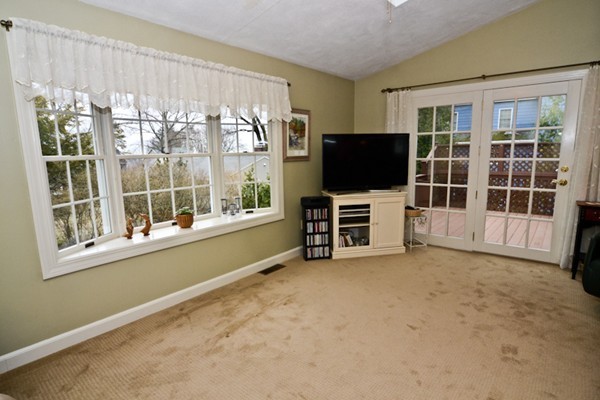73 Hodge Road Arlington, MA 02474 - Photo 8 of 28