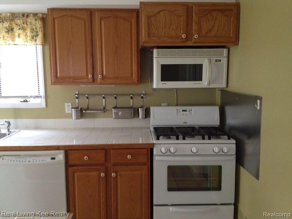 180 South Rochester Road Oakland, MI 48363 - Photo 43 of 45 180 S. Rochester Rd