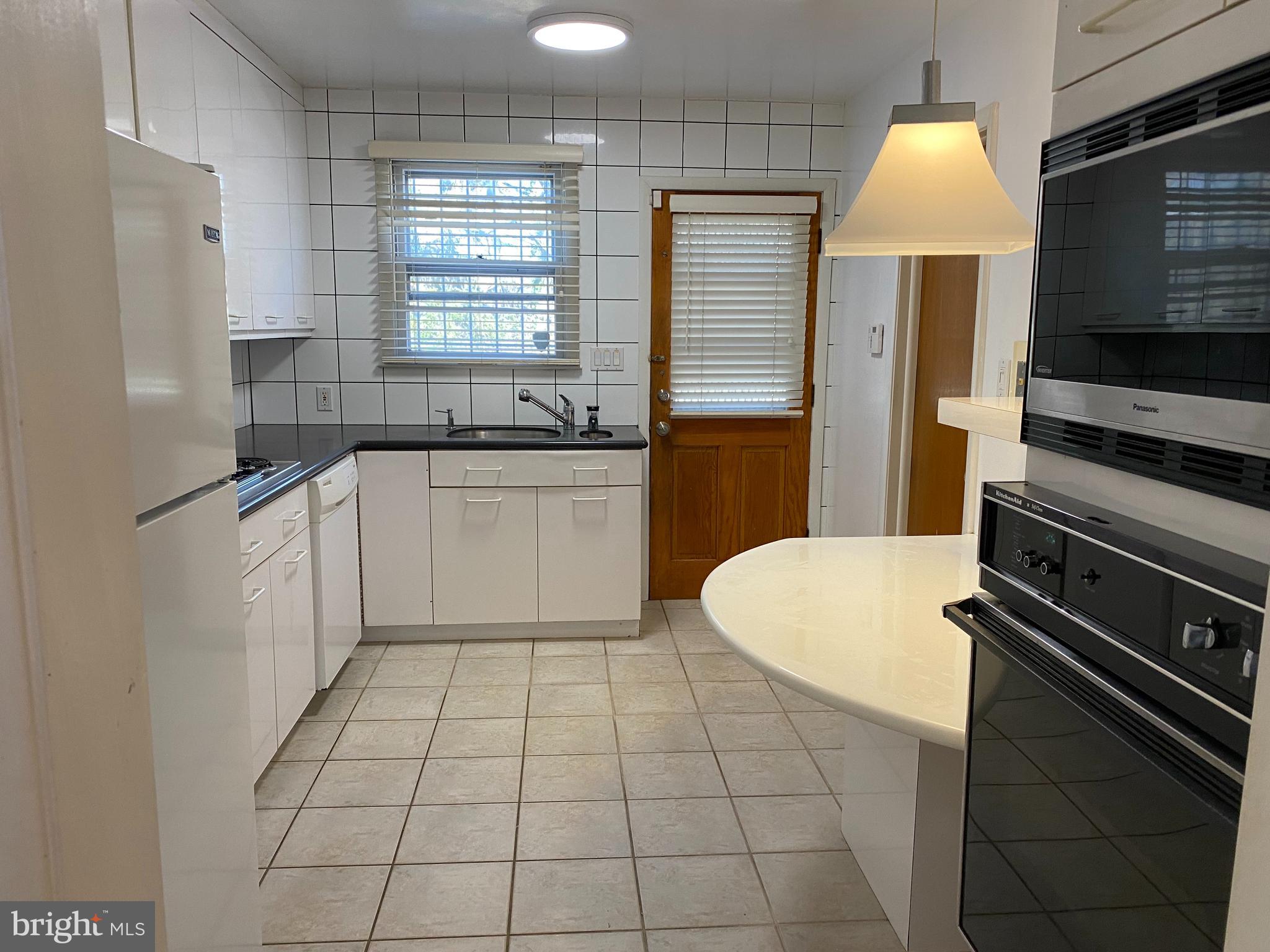 4504 Old Court Road Pikesville, MD 21208 - Photo 13 of 48 Kitchen