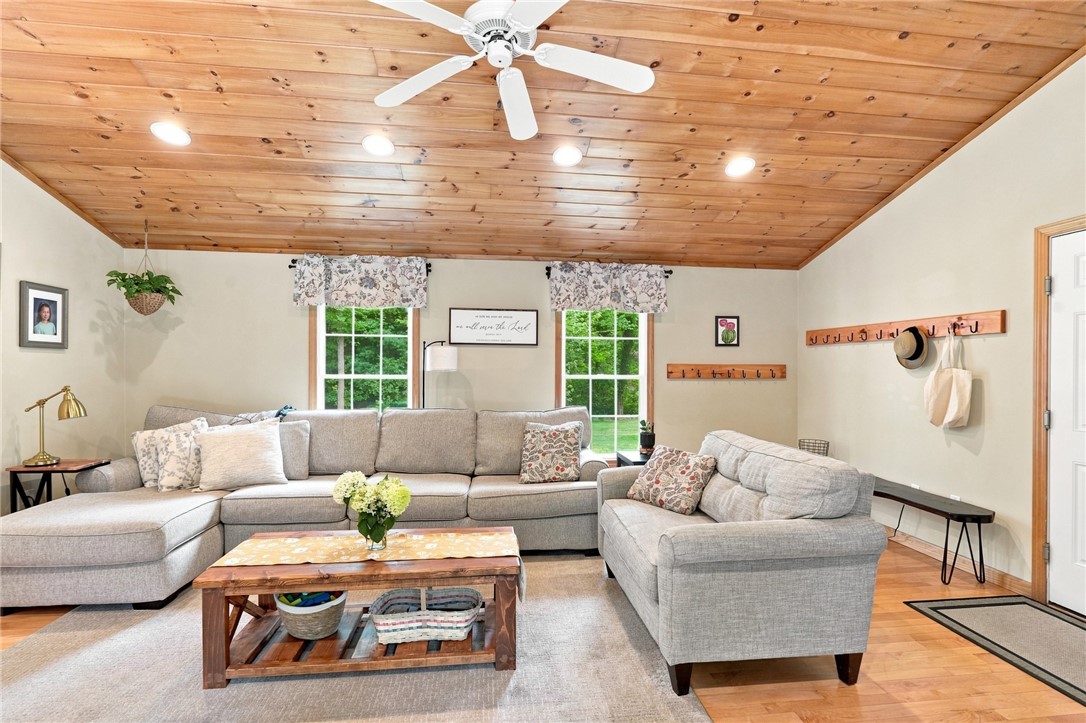 229 Hunting House Road Glocester, RI 02857 - Photo 19 of 49 Gallery Image 19