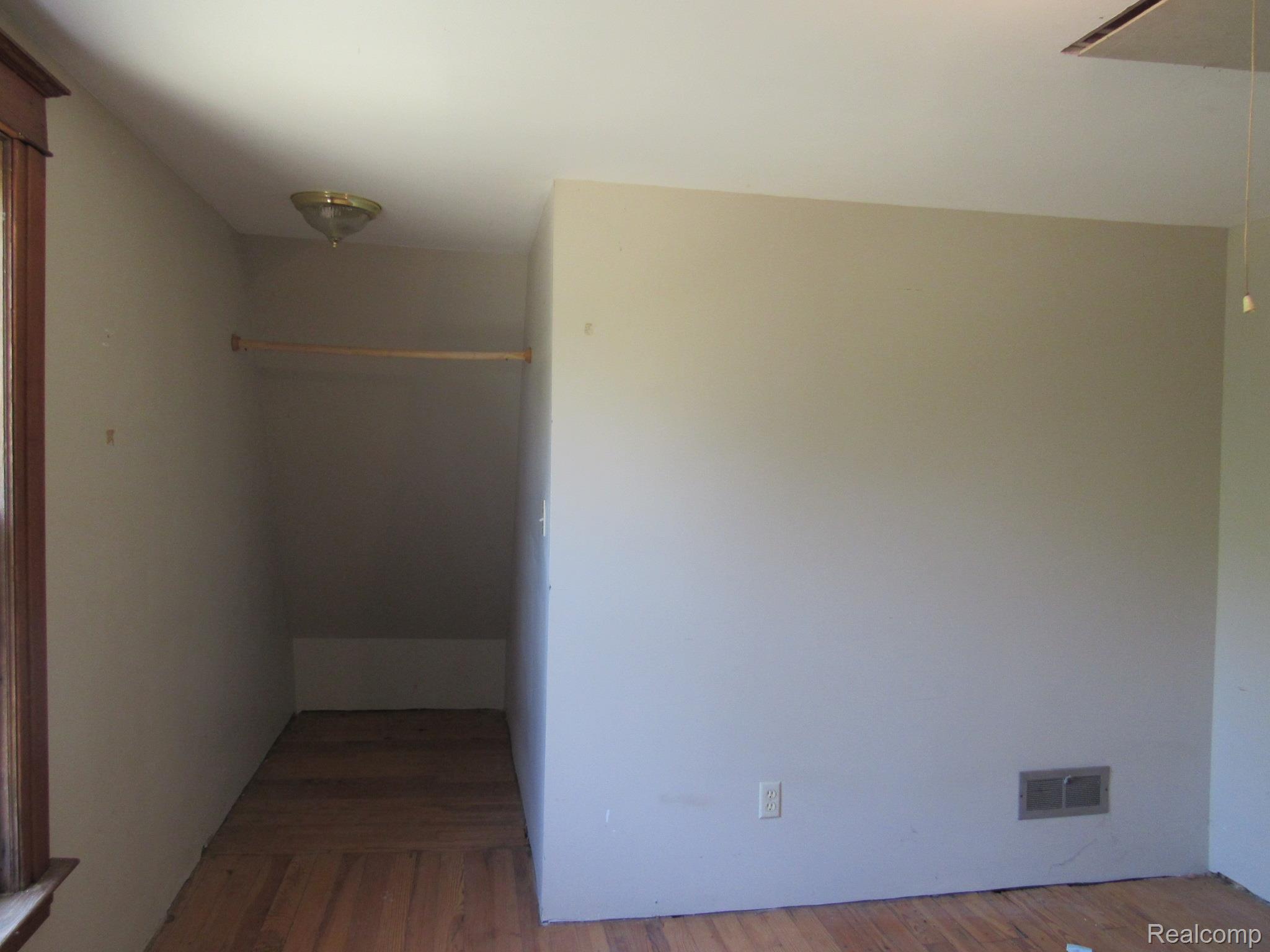 695 Cass Avenue Road Bay City, MI 48708 - Photo 15 of 52 IMG_4066.JPG