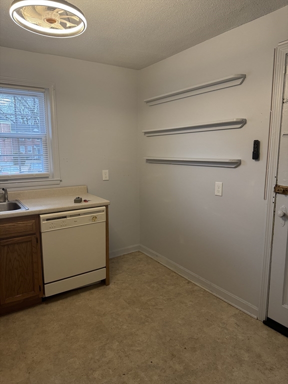 33 Colony Road, Unit 1A West Springfield, MA 01089 - Photo 3 of 12 Gallery Image 3