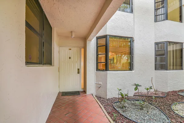 $2,500 | 6620 Boca Del Mar Drive, Unit 105, Boca Raton, FL 33433