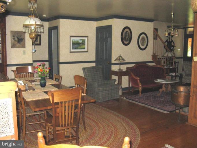 11625 Walnut Point Road Hagerstown, MD 21740 - Photo 20 of 25 a view of a dining room with furniture