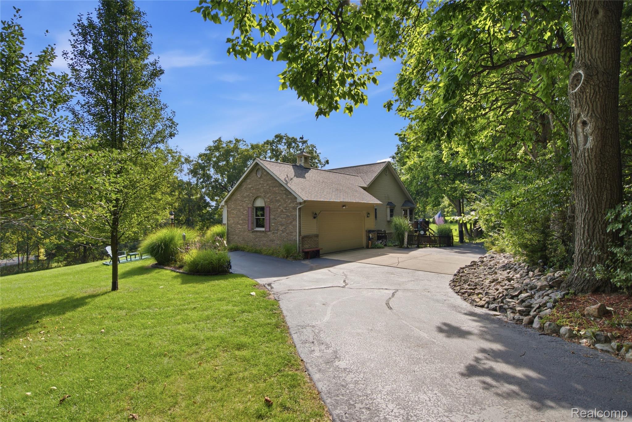 11325 Hartland Road Fenton, MI 48430 - Photo 29 of 37 03-DSC02347.jpg