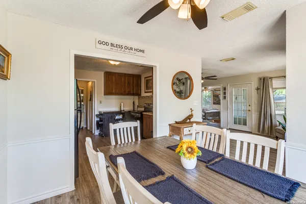 $325,000 | 313 Private Road 6430, Hondo, TX 78861