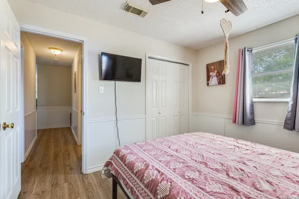 $325,000 | 313 Private Road 6430, Hondo, TX 78861