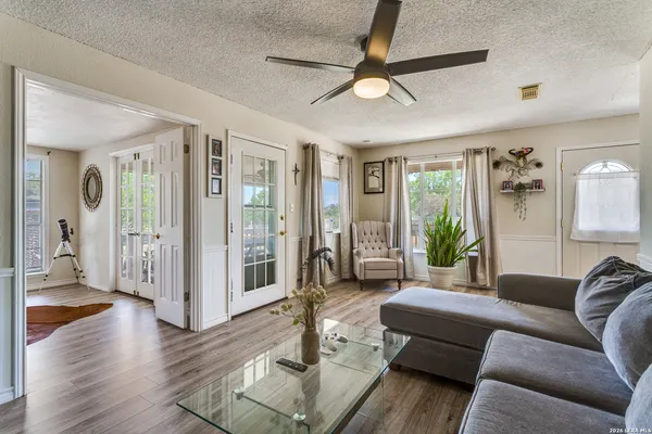 $325,000 | 313 Private Road 6430, Hondo, TX 78861