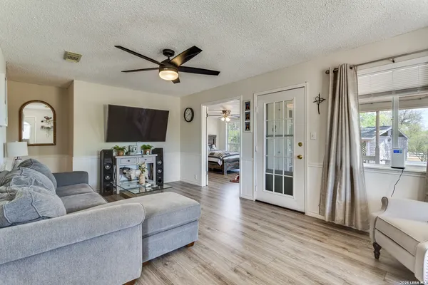 $325,000 | 313 Private Road 6430, Hondo, TX 78861