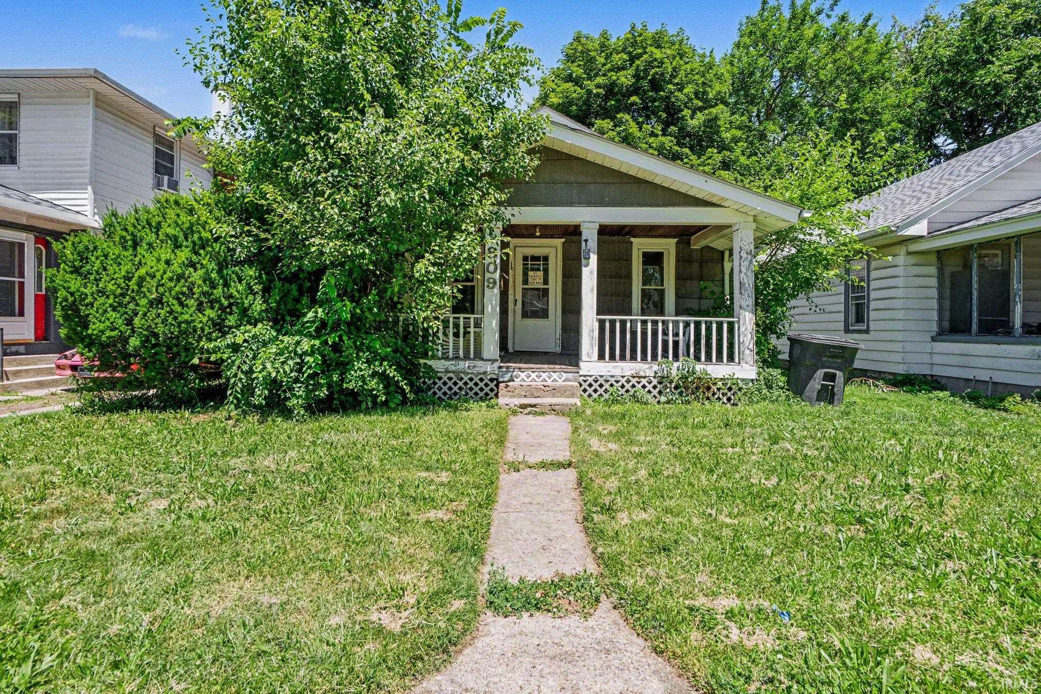 809 Altgeld Street South Bend, IN 46614 - Photo 1 of 15