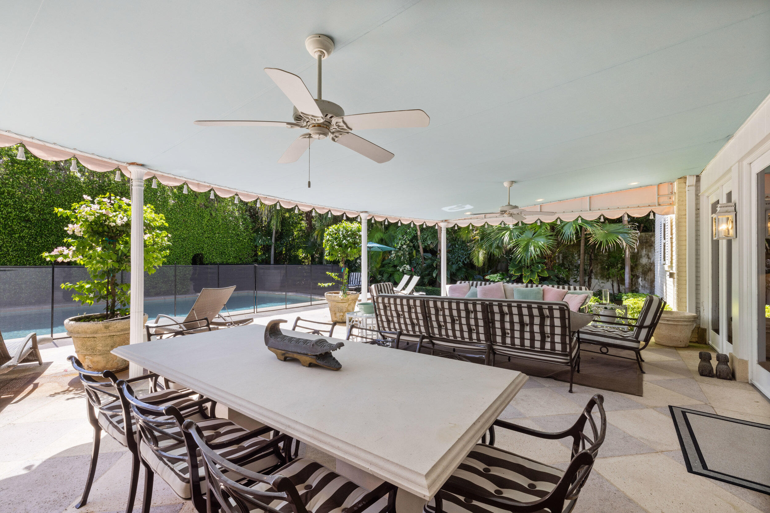 485 South County Road Palm Beach, FL 33480 - Photo 29 of 30 back patio