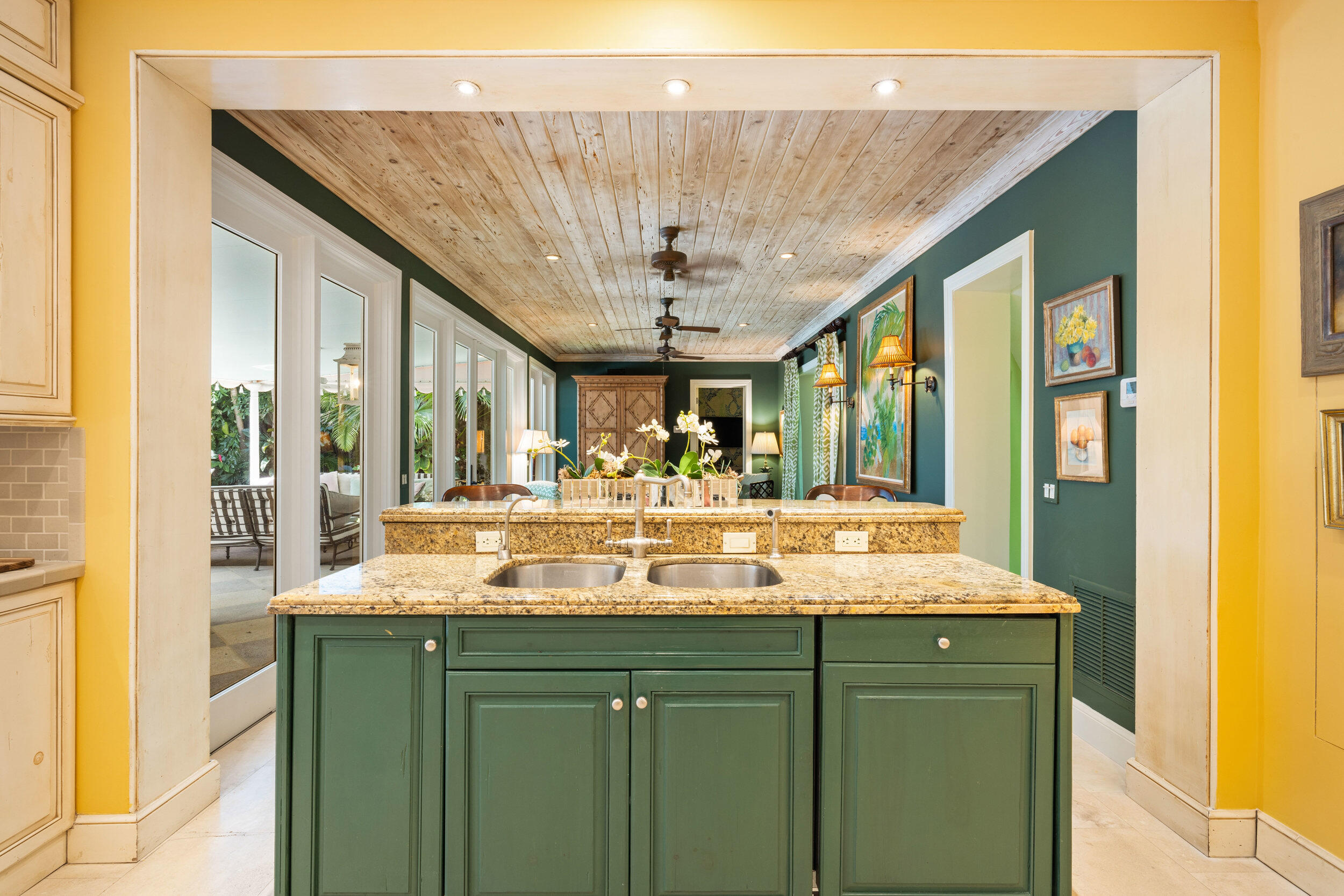 485 South County Road Palm Beach, FL 33480 - Photo 9 of 30 wet bar