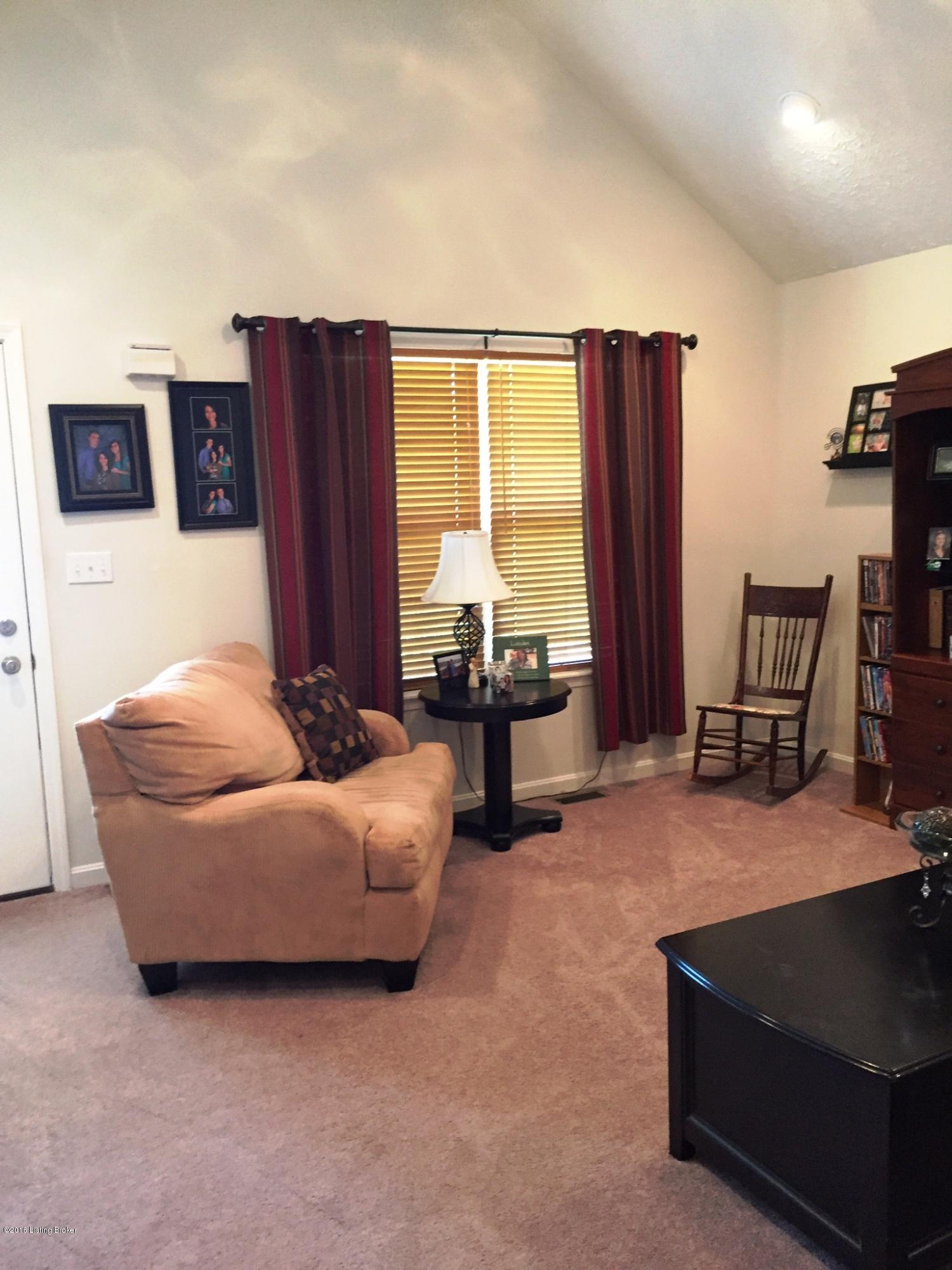 79 Rolling Ridge Court Brandenburg, KY 40108 - Photo 3 of 17 Living Room 1