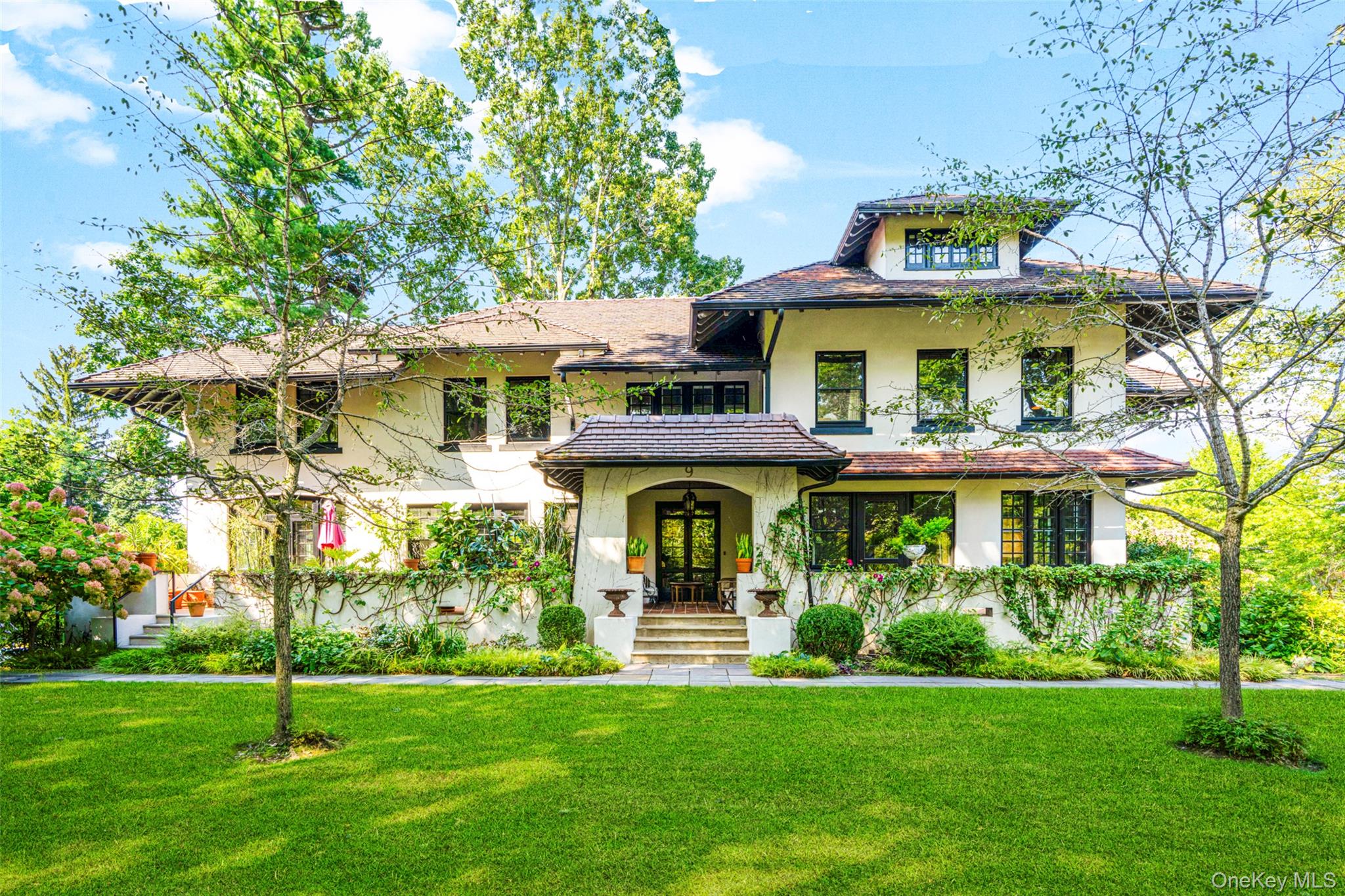 9 Forest Place New Rochelle, NY 10804 - Photo 1 of 47