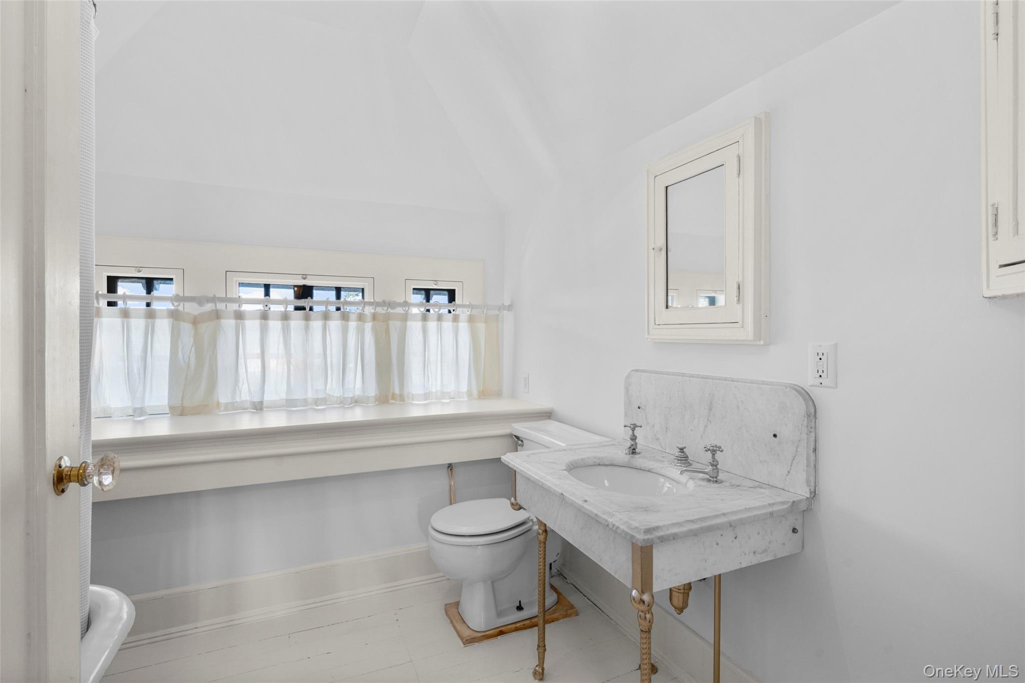 9 Forest Place New Rochelle, NY 10804 - Photo 31 of 47