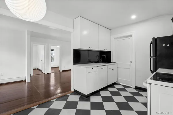 $2,215,000 | 9 Forest Place, New Rochelle, NY 10804