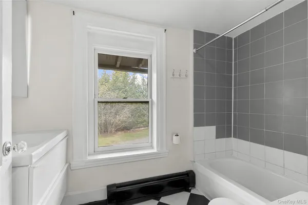 $2,215,000 | 9 Forest Place, New Rochelle, NY 10804
