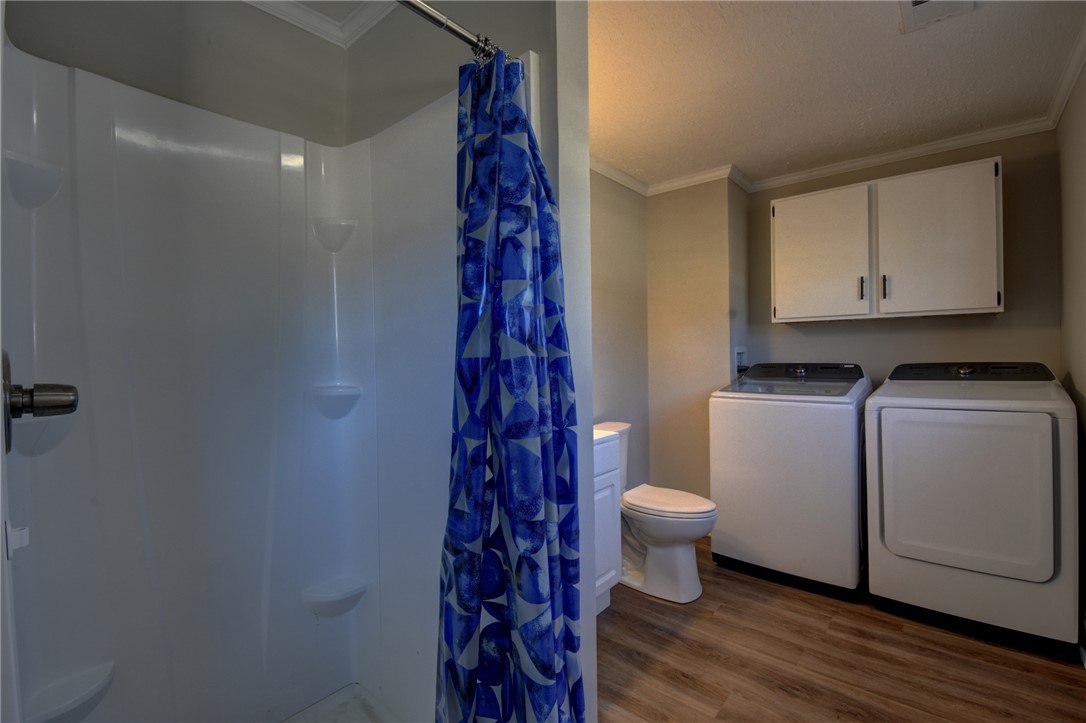 118 Maplecroft Street Liberty, SC 29657 - Photo 17 of 35 Guest Bath/ Laundry