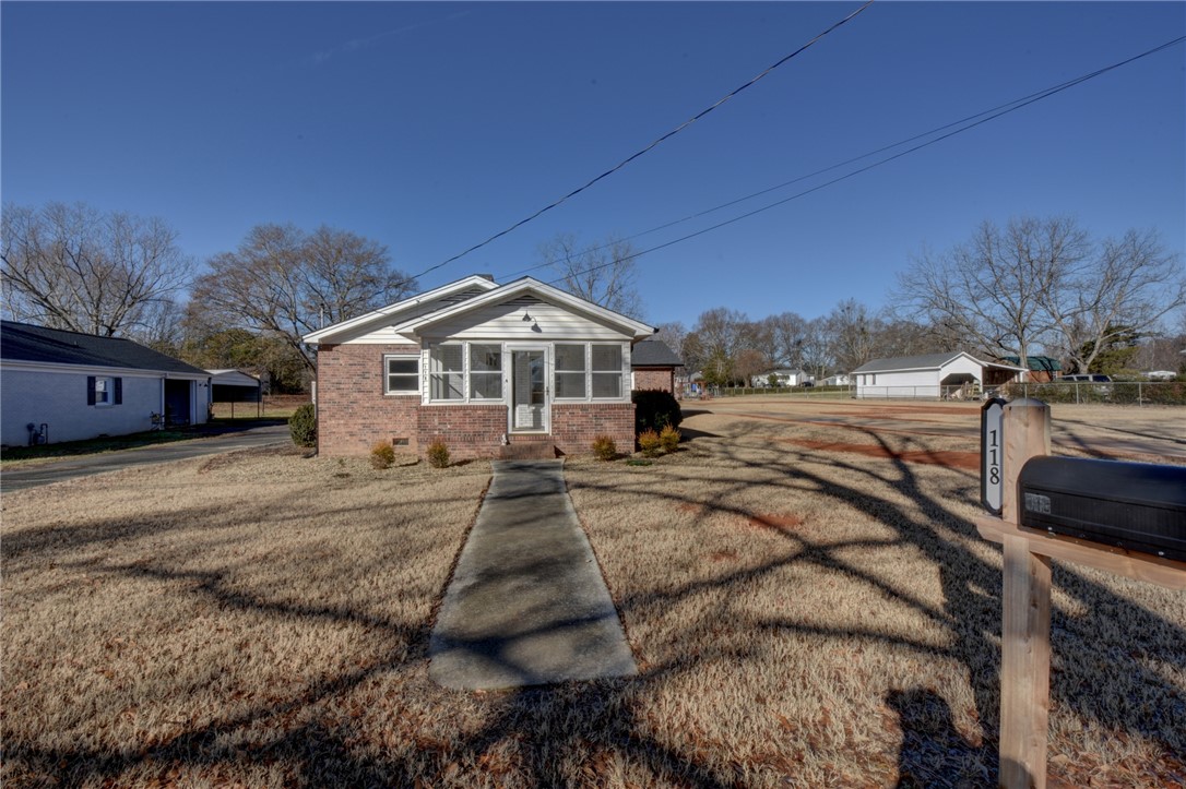118 Maplecroft Street Liberty, SC 29657 - Photo 2 of 35 118 Maplecroft Street