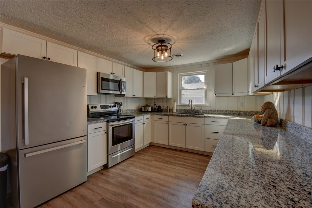118 Maplecroft Street Liberty, SC 29657 - Photo 9 of 35 Stainless Appliances
