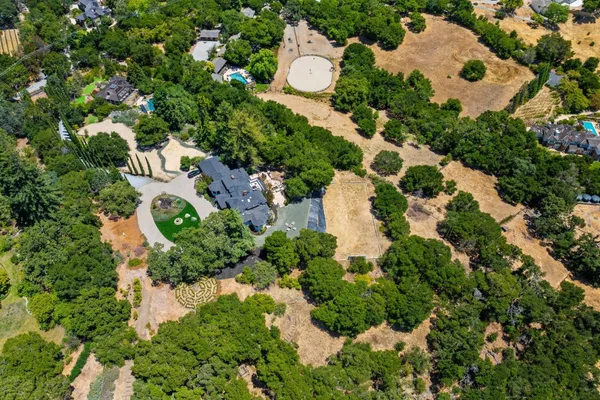 $12,988,000 | 1142 Moore Road, Woodside, CA 94062